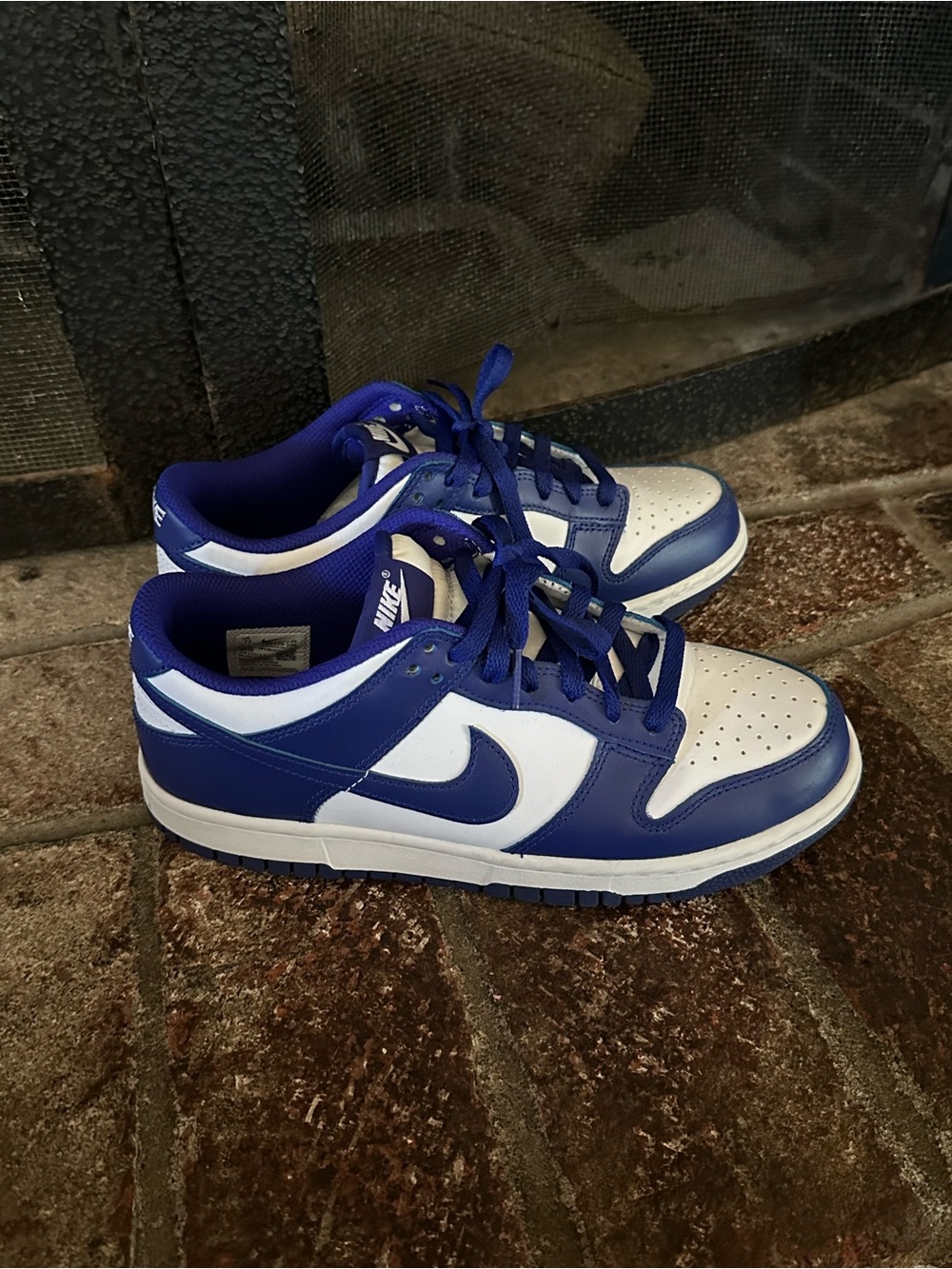 Nike  Low-Top Sneakers in White & Royal Blue